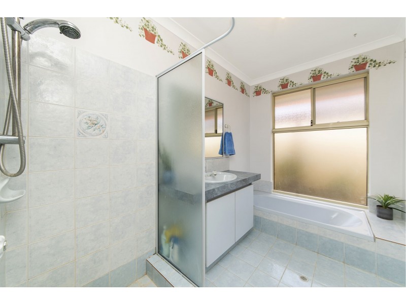 12 ZIRCON PLACE, Maida Vale WA 6057