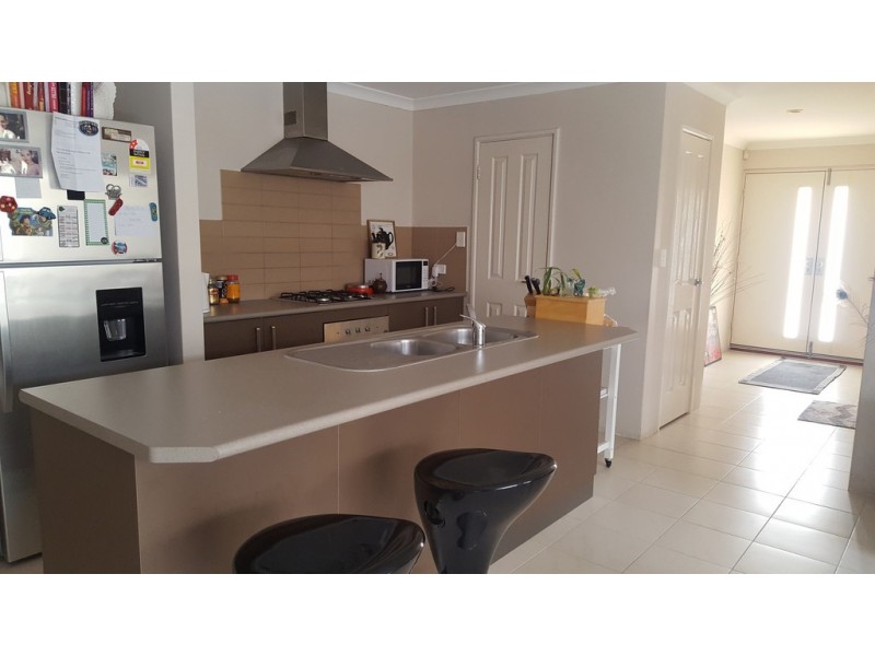 29 PAVILION CIRCLE, The Vines WA 6069