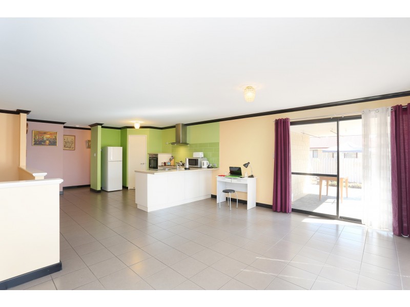 25a EWART STREET, Midvale WA 6056
