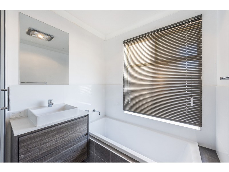 2 Forward Court, High Wycombe WA 6057