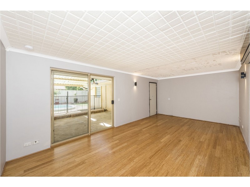 2 Forward Court, High Wycombe WA 6057