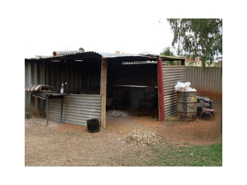 8 Main Road, Mullewa WA 6630