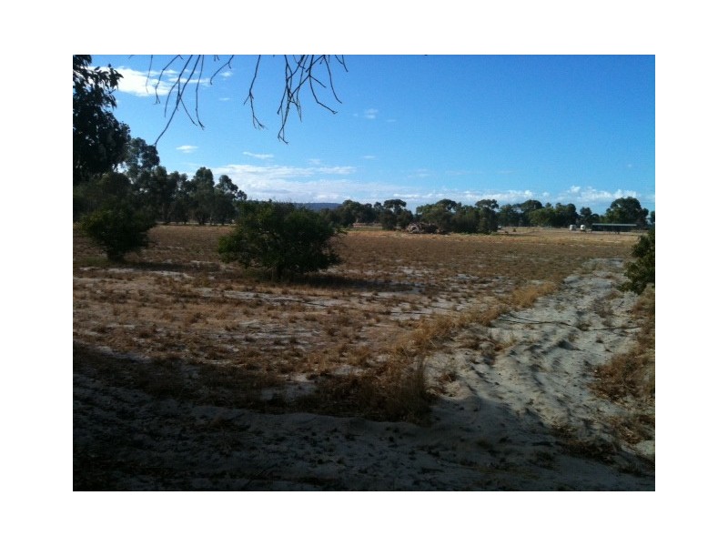 42 Dalgety Rd, Middle Swan WA 6056