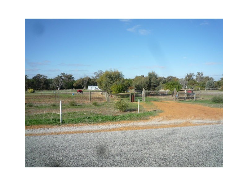 73 Redcourte, Bakers Hill WA 6562