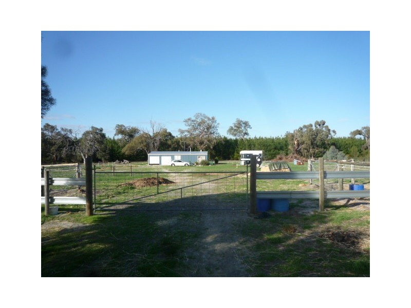 73 Redcourte, Bakers Hill WA 6562