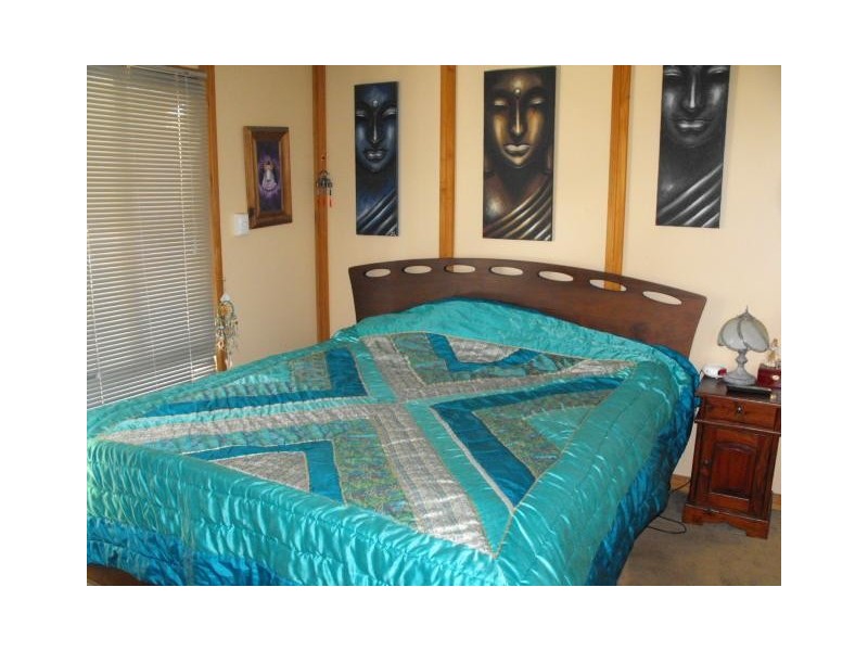 7 Parkland Rd, Stoneville WA 6081