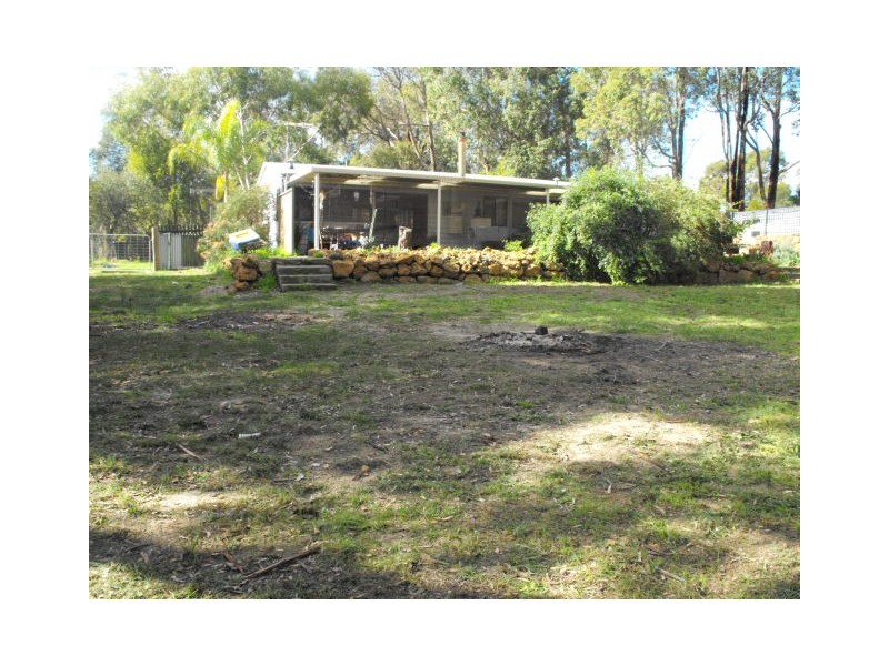 7 Parkland Rd, Stoneville WA 6081