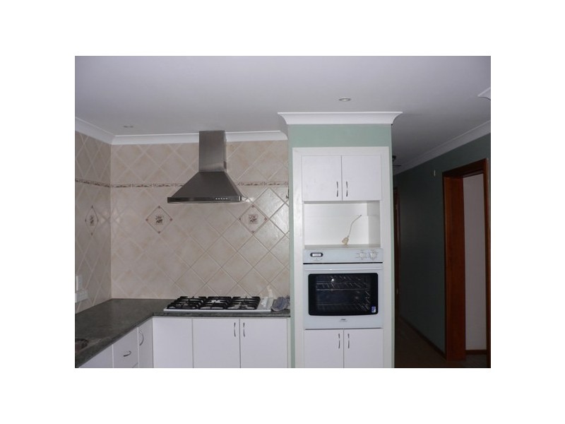 28 Thomas Street, Narembeen WA 6369