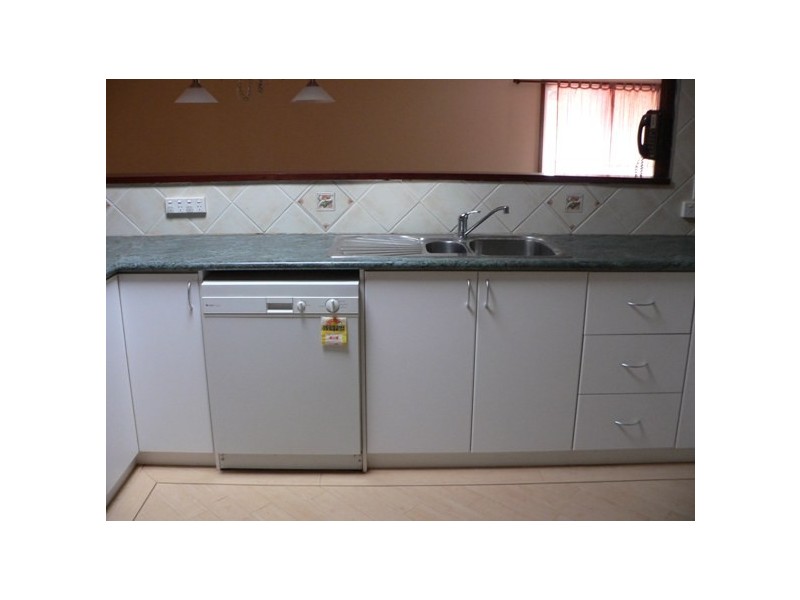 28 Thomas Street, Narembeen WA 6369