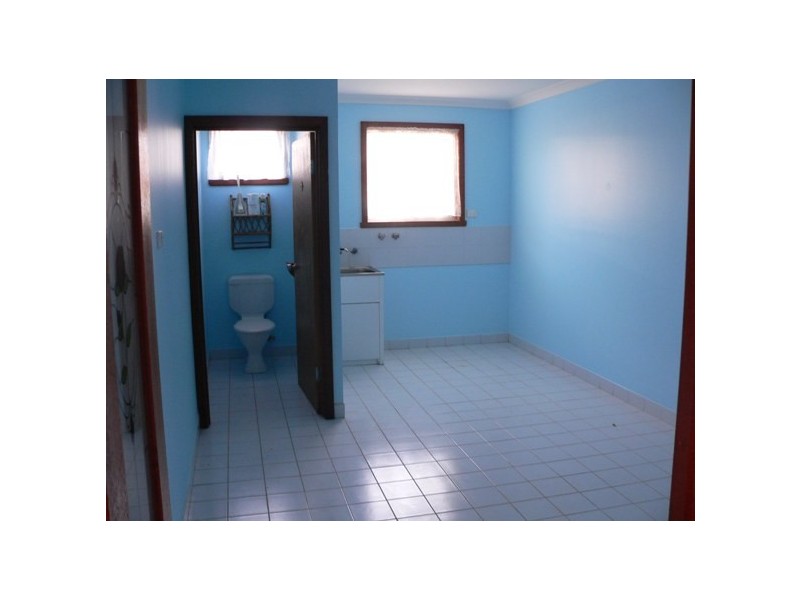 28 Thomas Street, Narembeen WA 6369