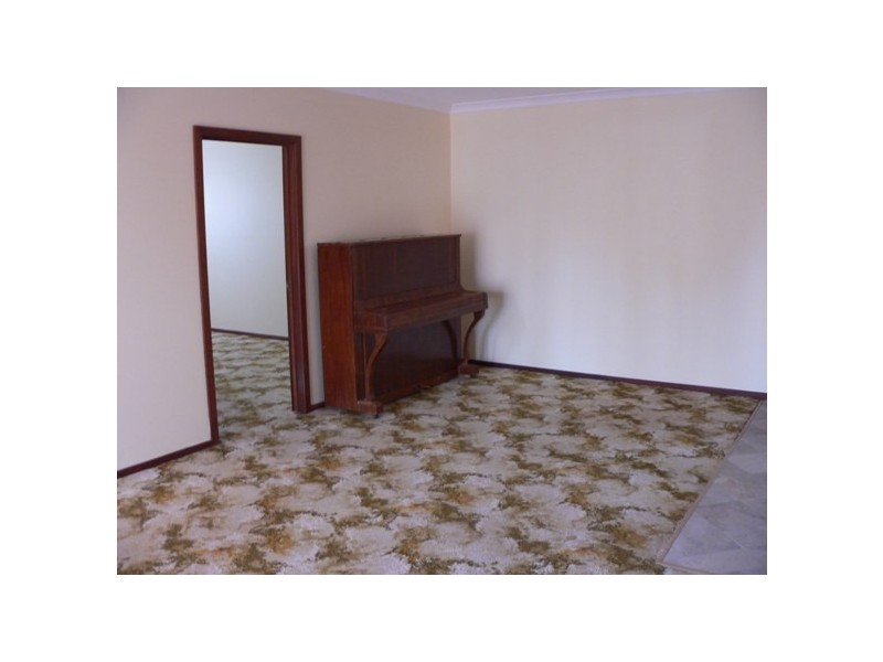 28 Thomas Street, Narembeen WA 6369