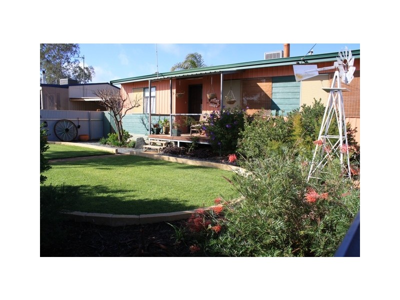 125 Sylvester St, Coolgardie WA 6429