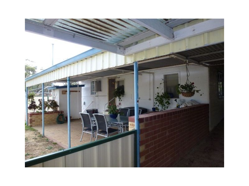 31 Macpherson St, Cunderdin WA 6407