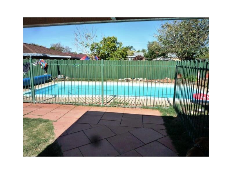 4 CHIRETON, Beechboro WA 6063