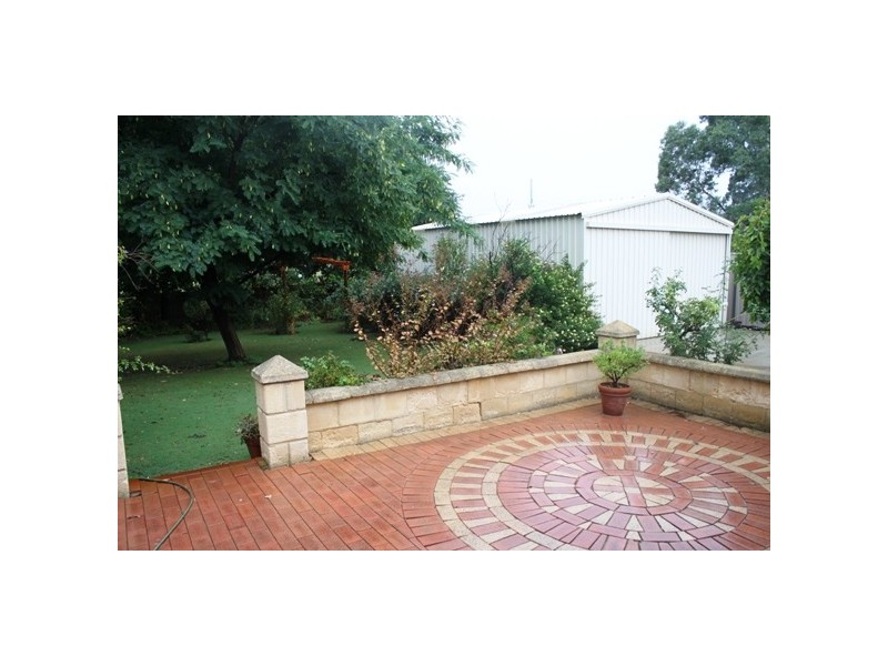11 Nurstead Ave, Bassendean WA 6054