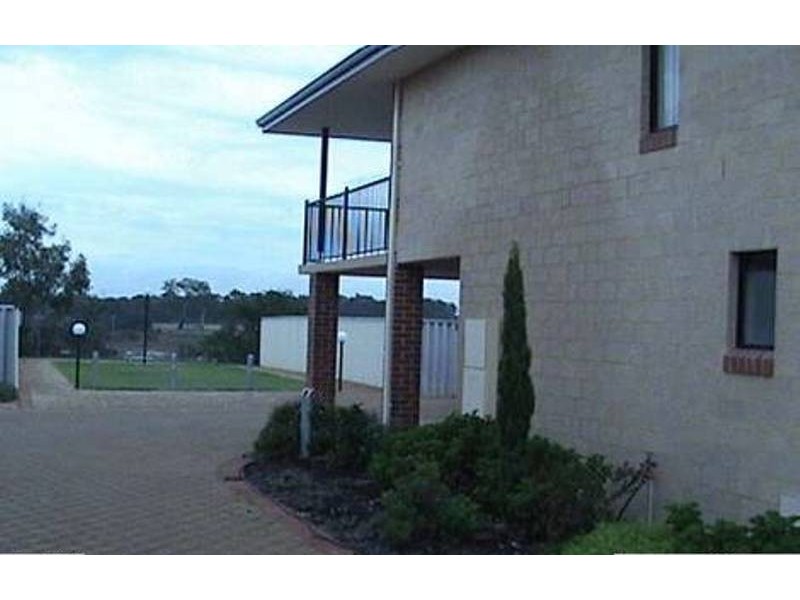 25/11 Elvire St, Viveash WA 6056