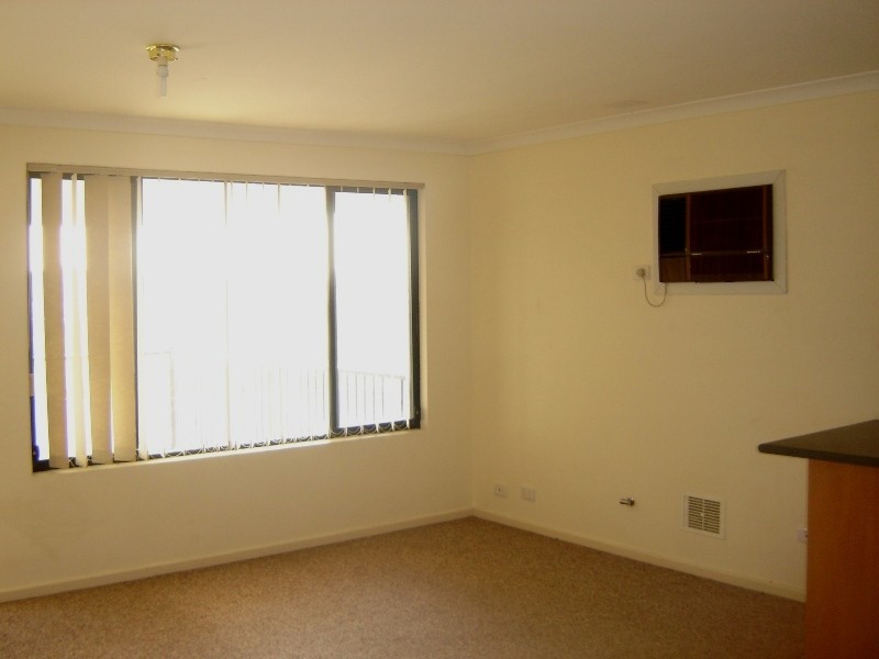 25/11 Elvire St, Viveash WA 6056