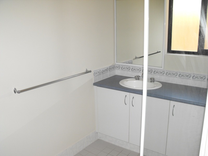 25/11 Elvire St, Viveash WA 6056