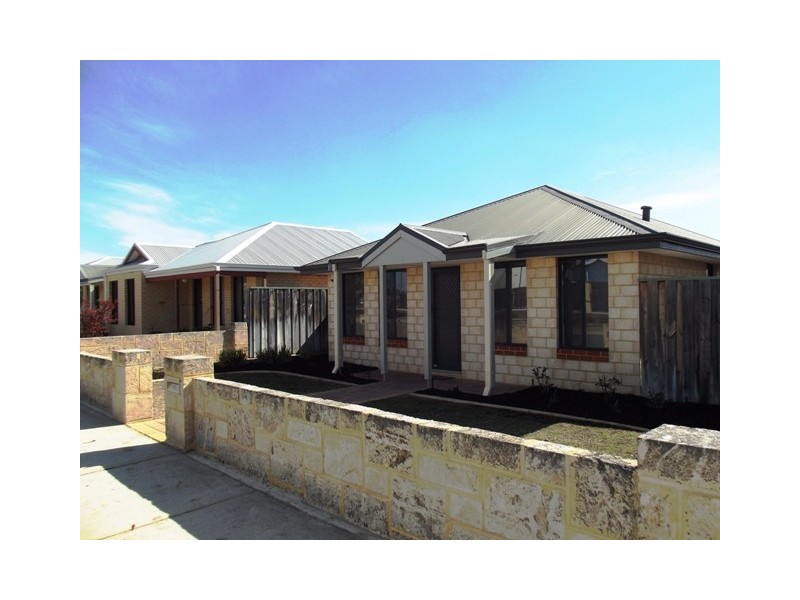 15 Strathmore Parkway, Ellenbrook WA 6069