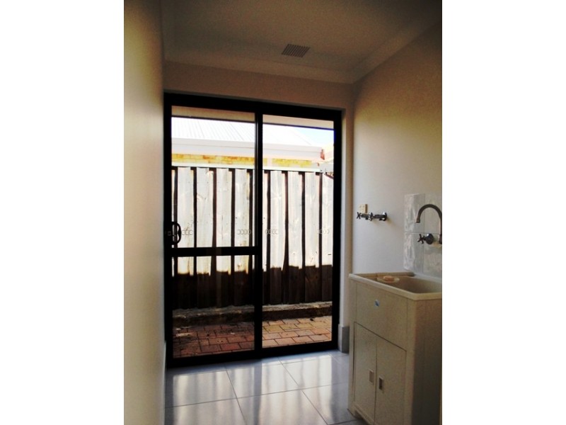 15 Strathmore Parkway, Ellenbrook WA 6069