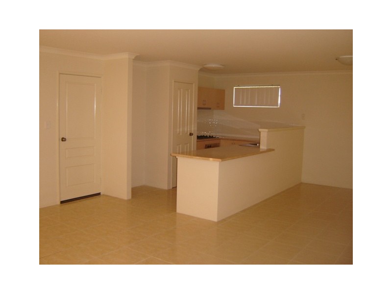 2/39 Ferguson Street, Midvale WA 6056