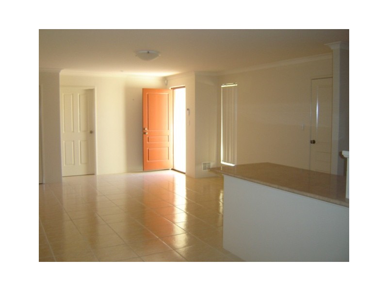 2/39 Ferguson Street, Midvale WA 6056