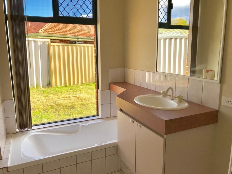 98 Stratton Boulevard, Stratton WA 6056