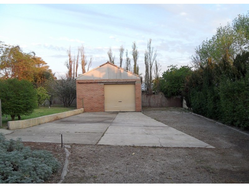 77 Edney Road, High Wycombe WA 6057