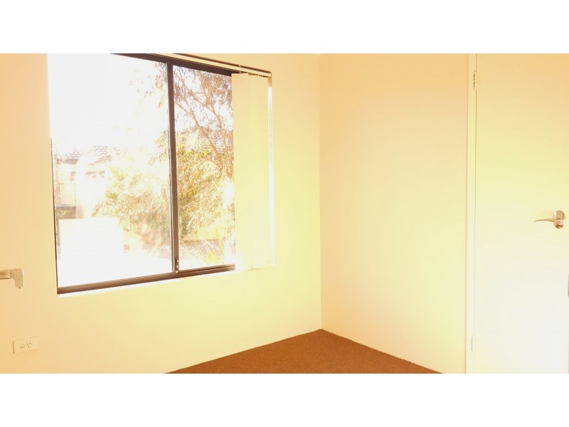 2/7 Templeman Pl, Midland WA 6056