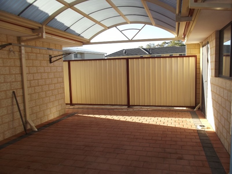 2/33 Elvire St, Viveash WA 6056