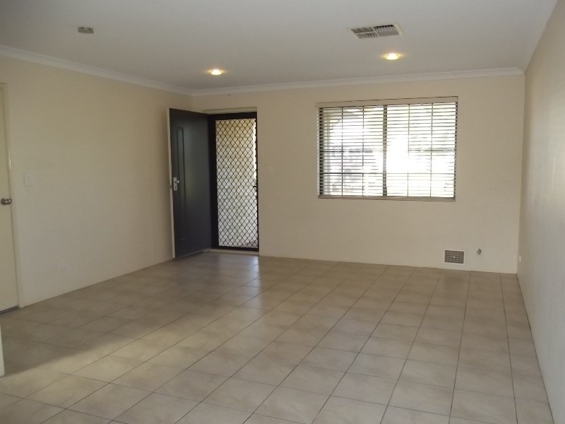 2/33 Elvire St, Viveash WA 6056