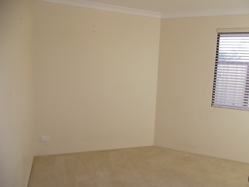 2/33 Elvire St, Viveash WA 6056