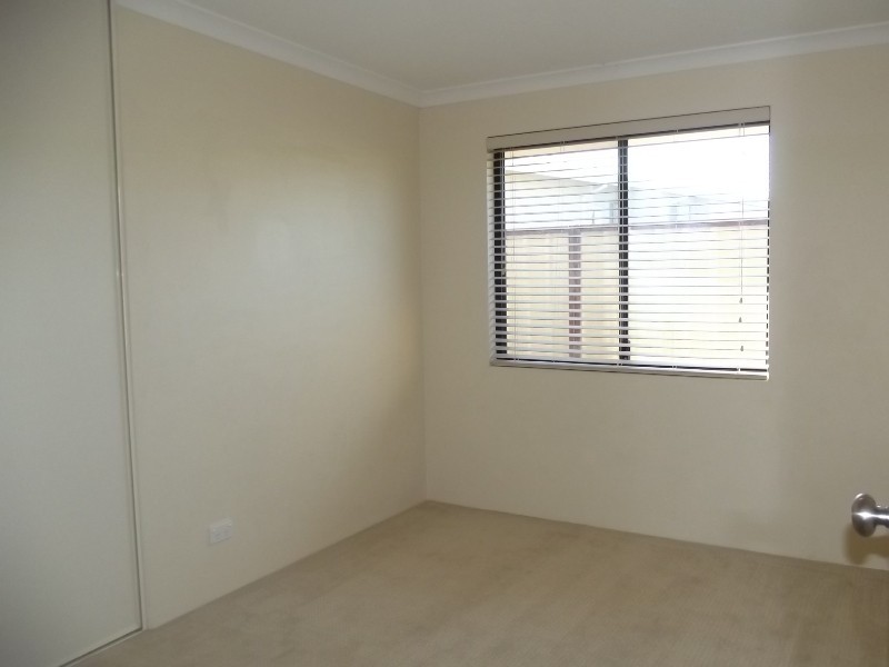 2/33 Elvire St, Viveash WA 6056