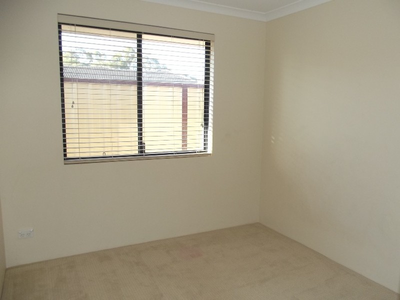 2/33 Elvire St, Viveash WA 6056