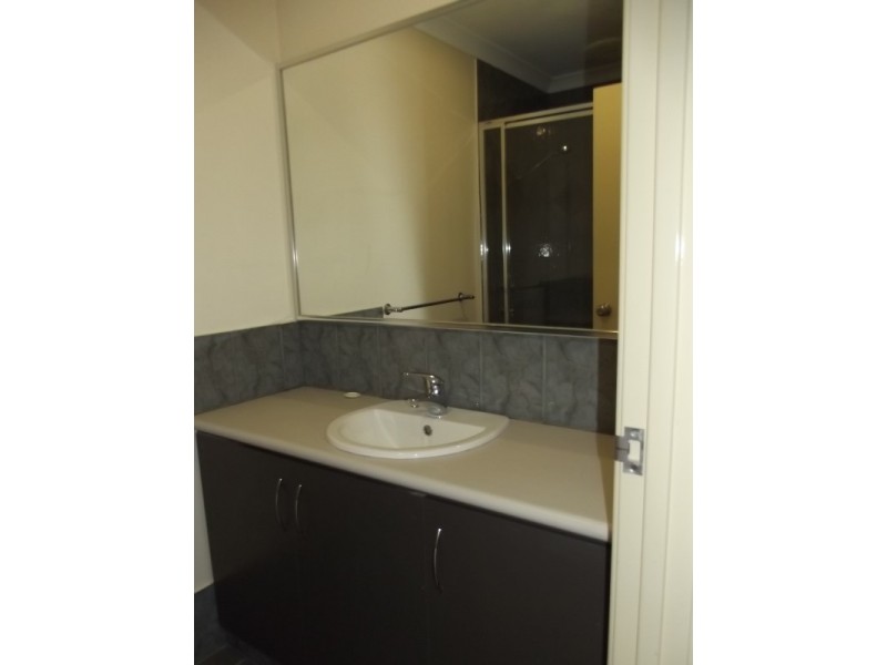 2/33 Elvire St, Viveash WA 6056