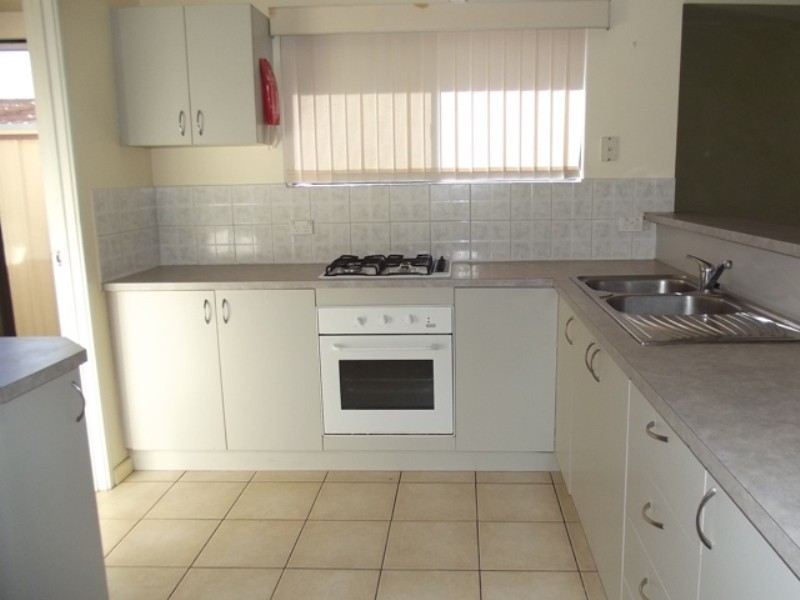 2/3 Henry Street, Midland WA 6056