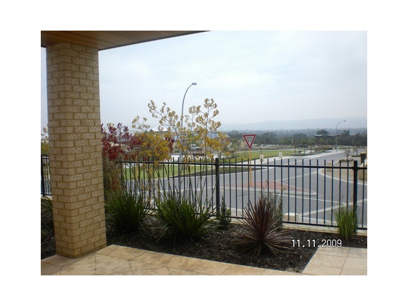 11 Sudley Lane, Ellenbrook WA 6069