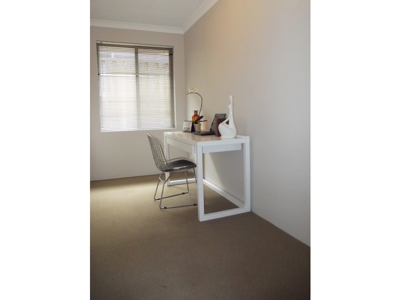 24 Pavilion Circle, The Vines WA 6069