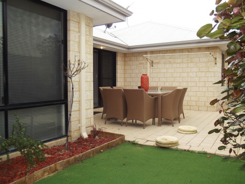 24 Pavilion Circle, The Vines WA 6069