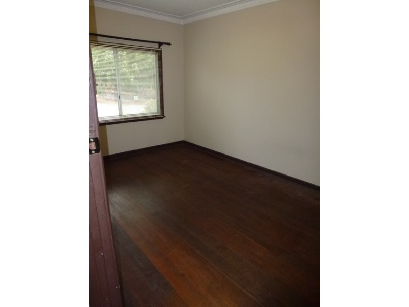 11 Gladstone Avenue, Swan View WA 6056