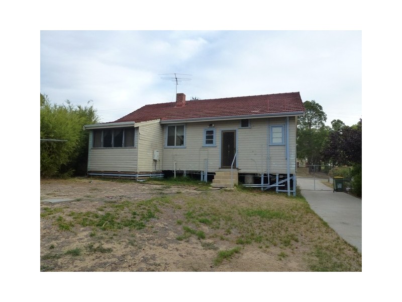 11 Gladstone Avenue, Swan View WA 6056