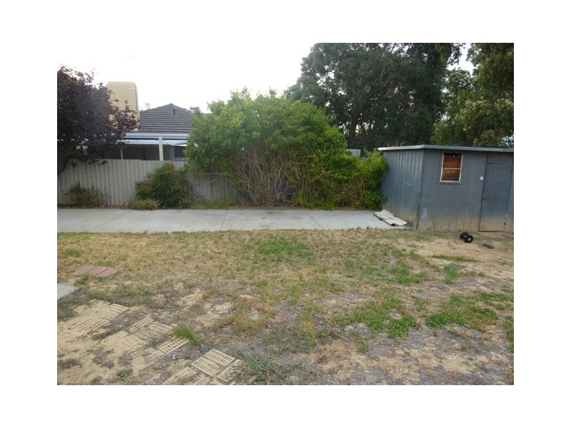 11 Gladstone Avenue, Swan View WA 6056