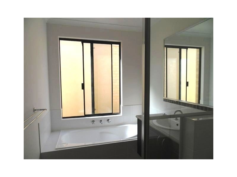 1/2 Sampson Close, Midland WA 6056