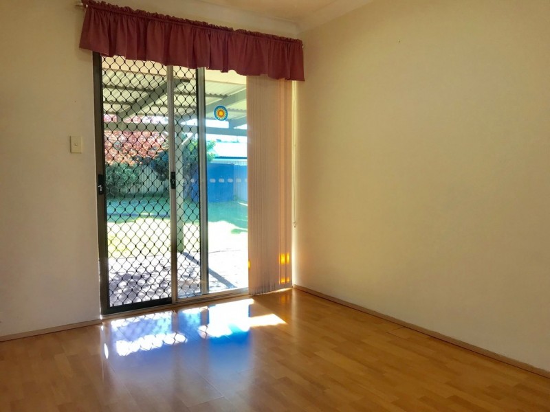 8 Markham Way, Swan View WA 6056