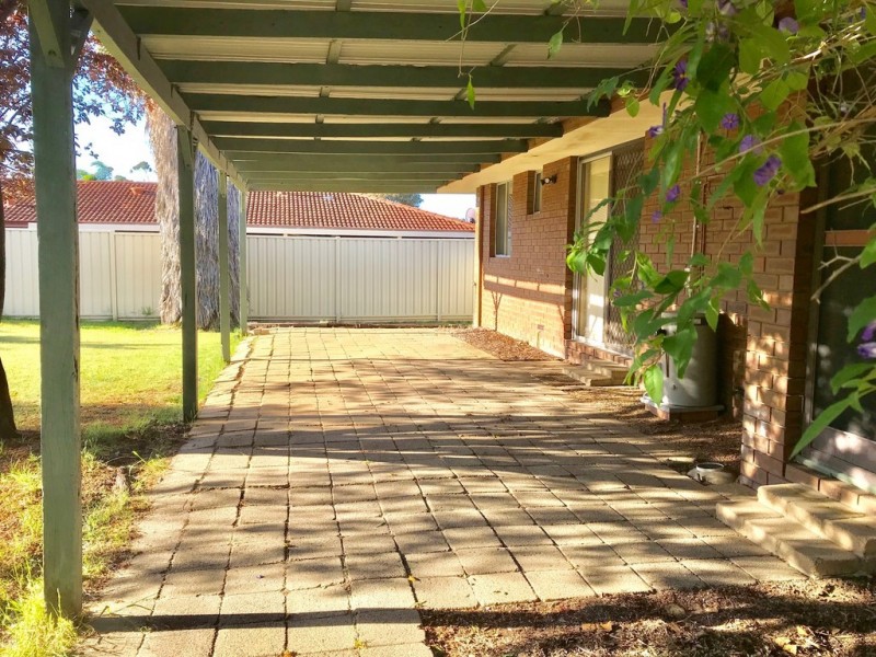 8 Markham Way, Swan View WA 6056