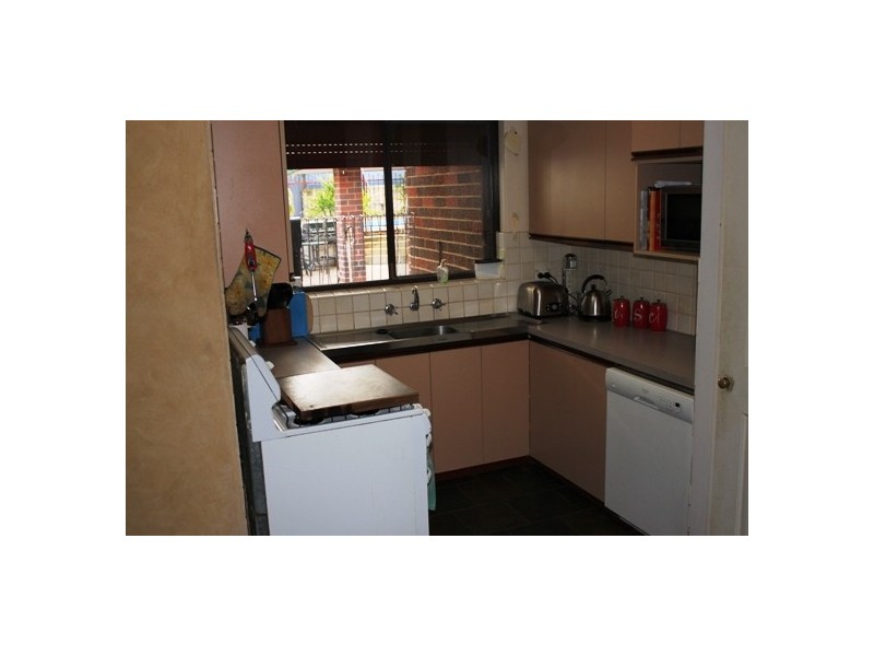 7 ELLESMERE ROAD, Swan View WA 6056