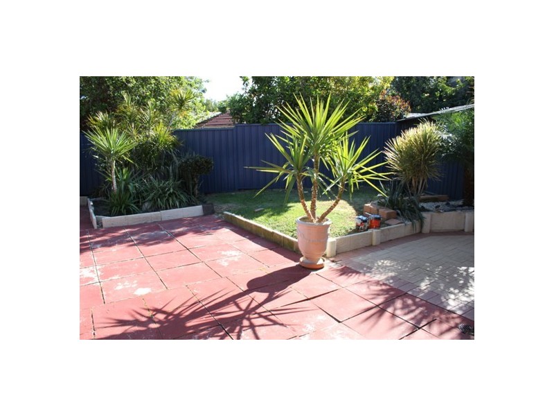 7 ELLESMERE ROAD, Swan View WA 6056