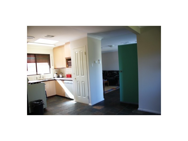 7 ELLESMERE ROAD, Swan View WA 6056