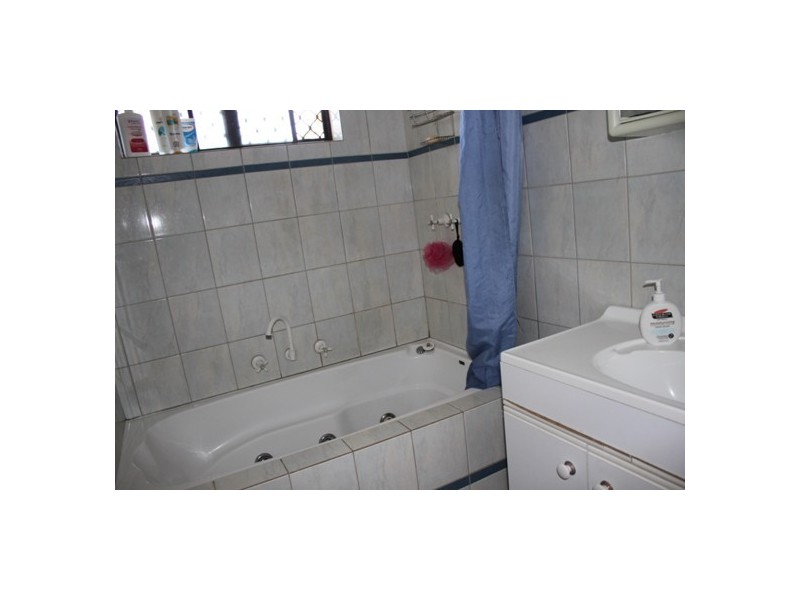 7 ELLESMERE ROAD, Swan View WA 6056