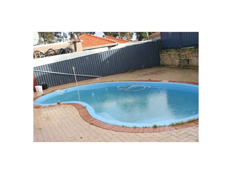 7 ELLESMERE ROAD, Swan View WA 6056